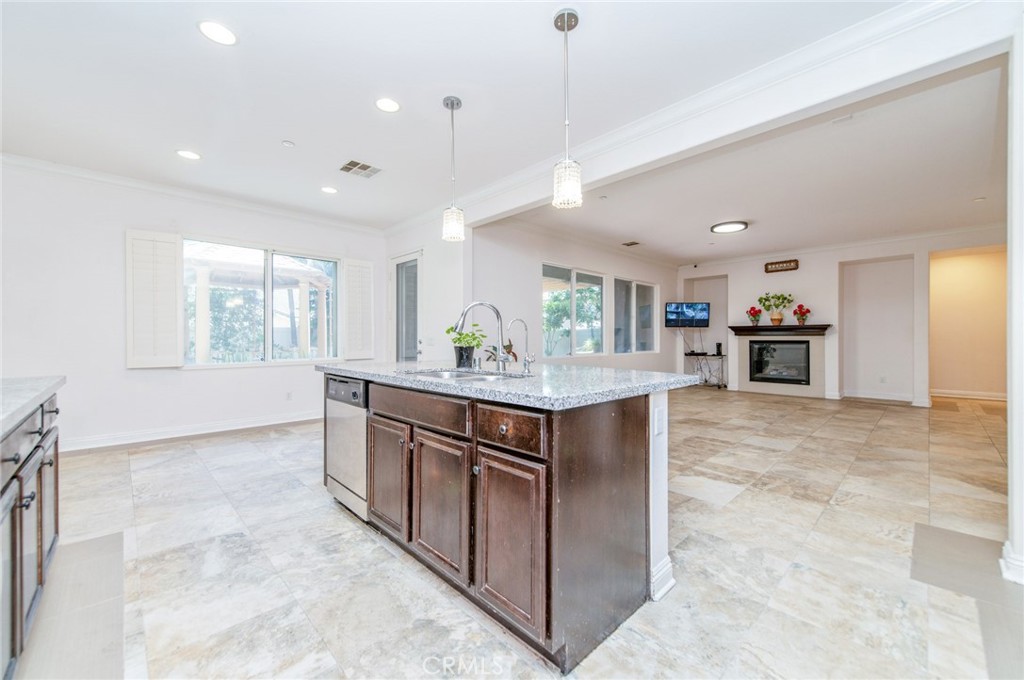 13925 Barnett Property Photo 27