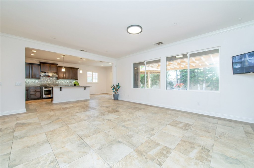 13925 Barnett Property Photo 29