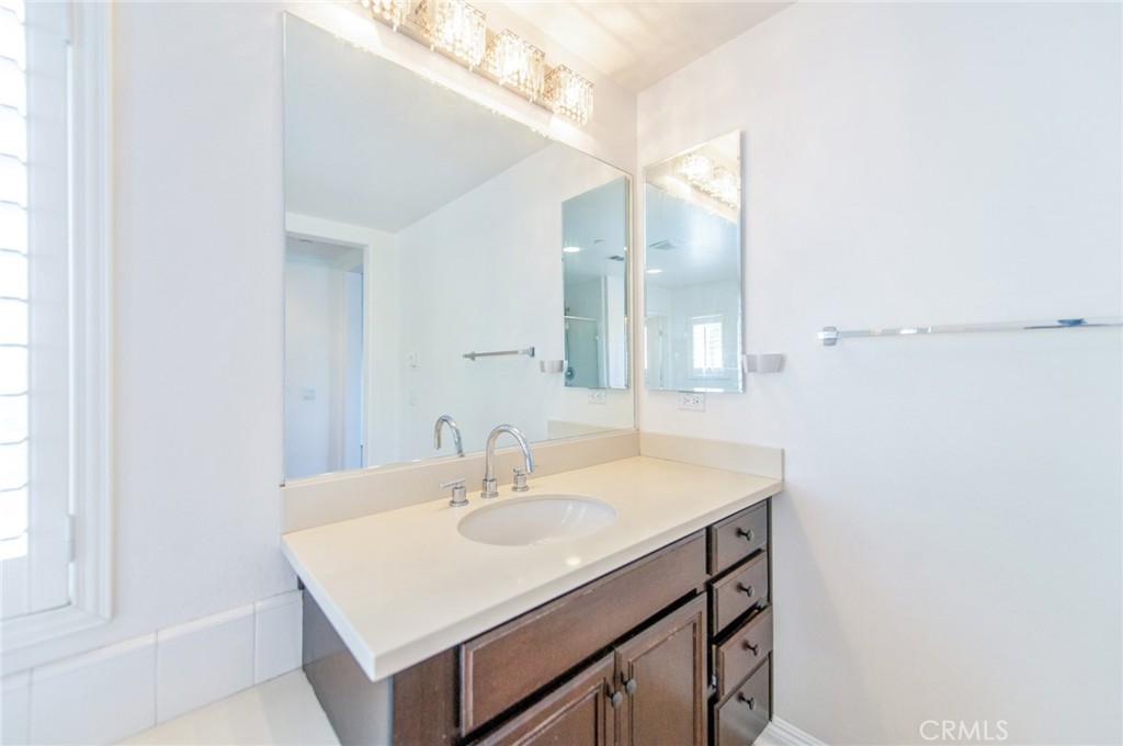 13925 Barnett Property Photo 56