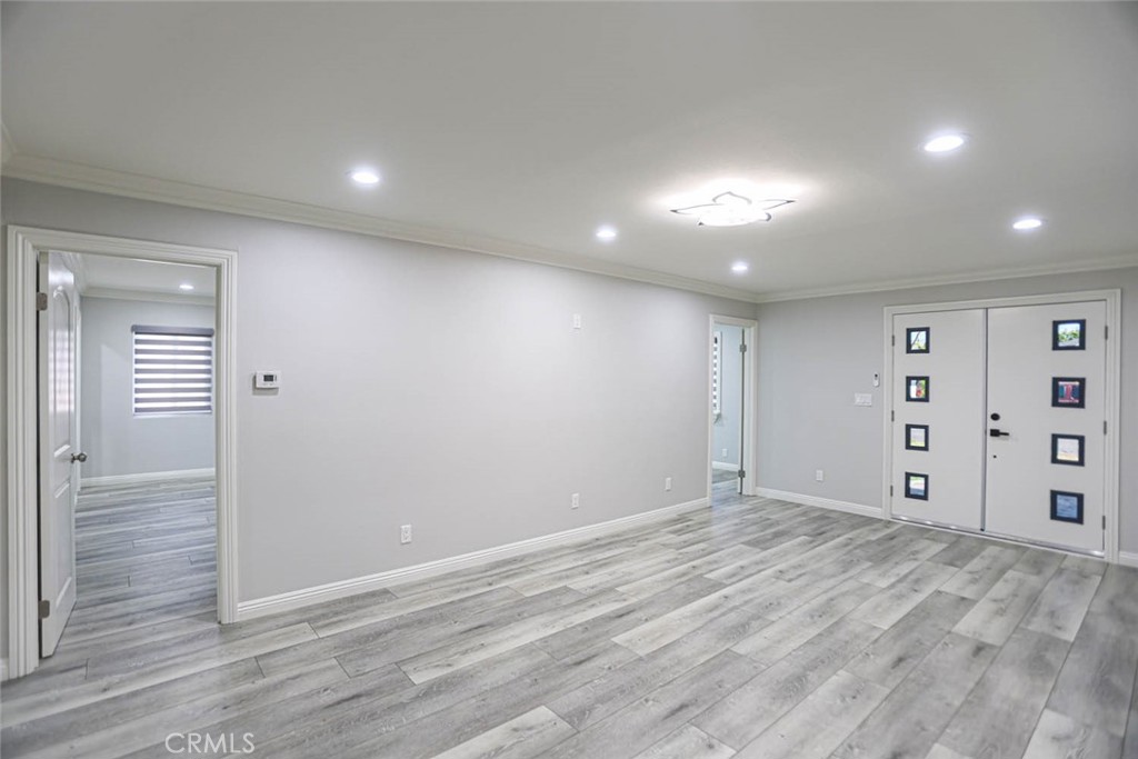 8872 Montrose Avenue Property Photo 5