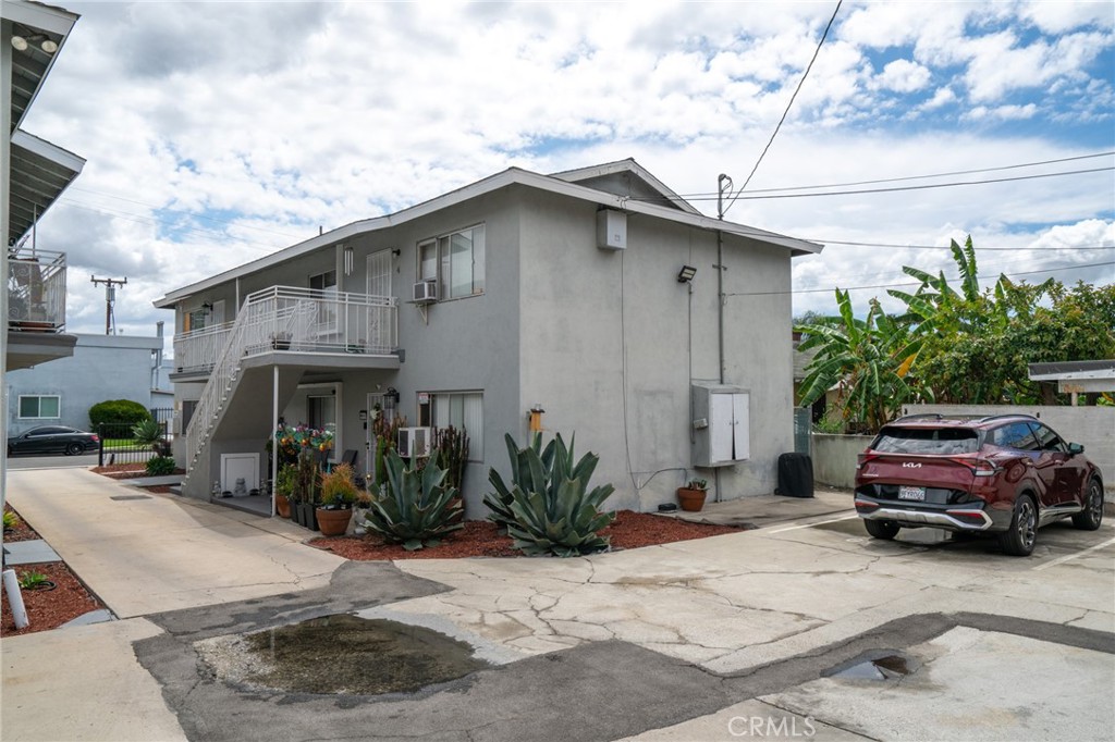 6641 Hammond Avenue Property Photo 7