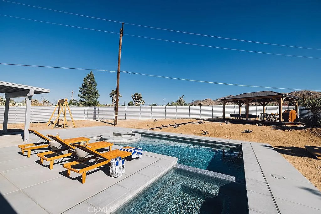 60323 Granada Drive Property Photo 4