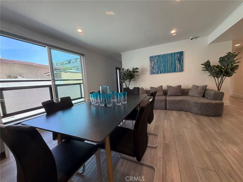 5654 La Mirada Avenue Property Photo 10