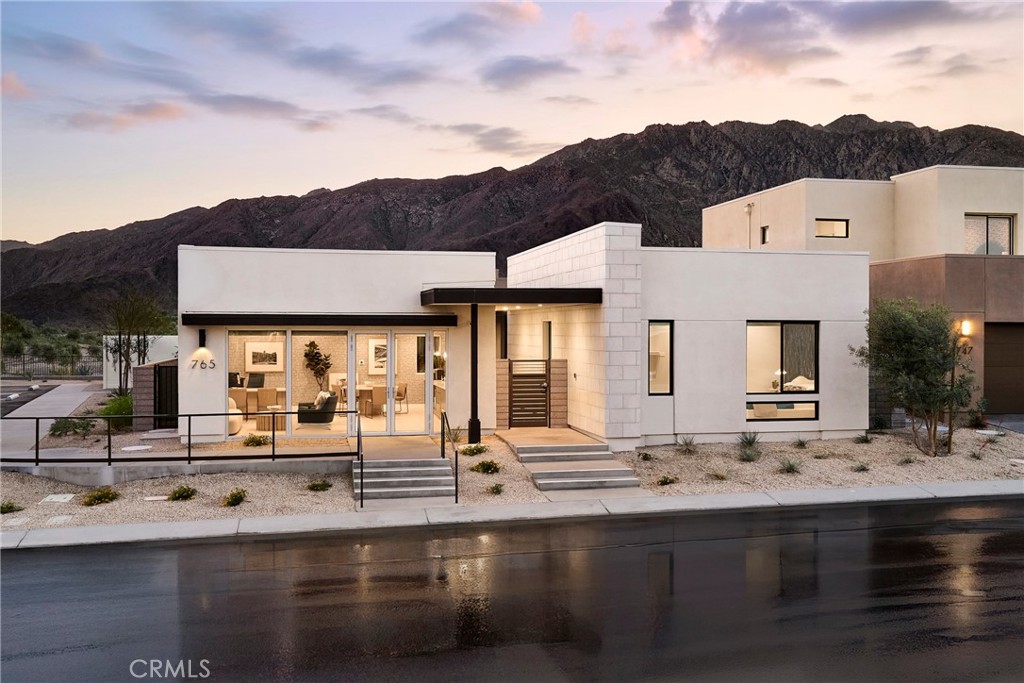 4505 Thunderbird Way Property Photo 3
