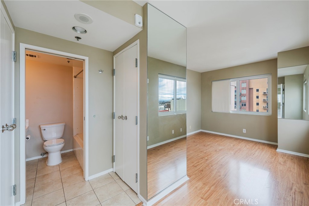525 E Seaside 1802 Property Photo 8