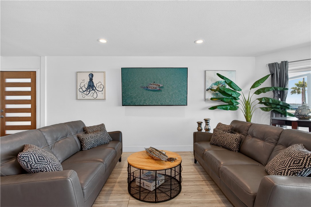 2212 W Oceanfront Property Photo 17
