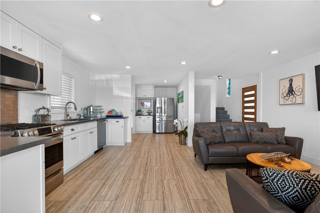 2212 W Oceanfront Property Photo 18