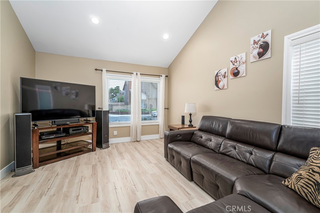 21421 Kirkwall Property Photo 10