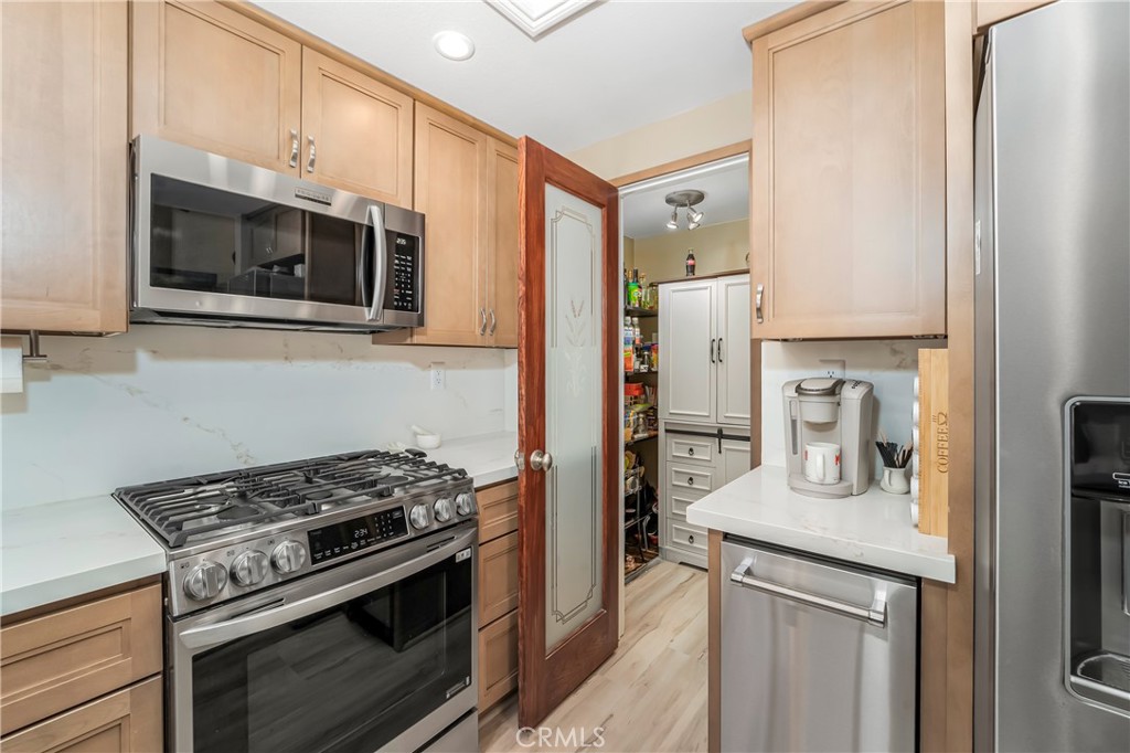 21421 Kirkwall Property Photo 15