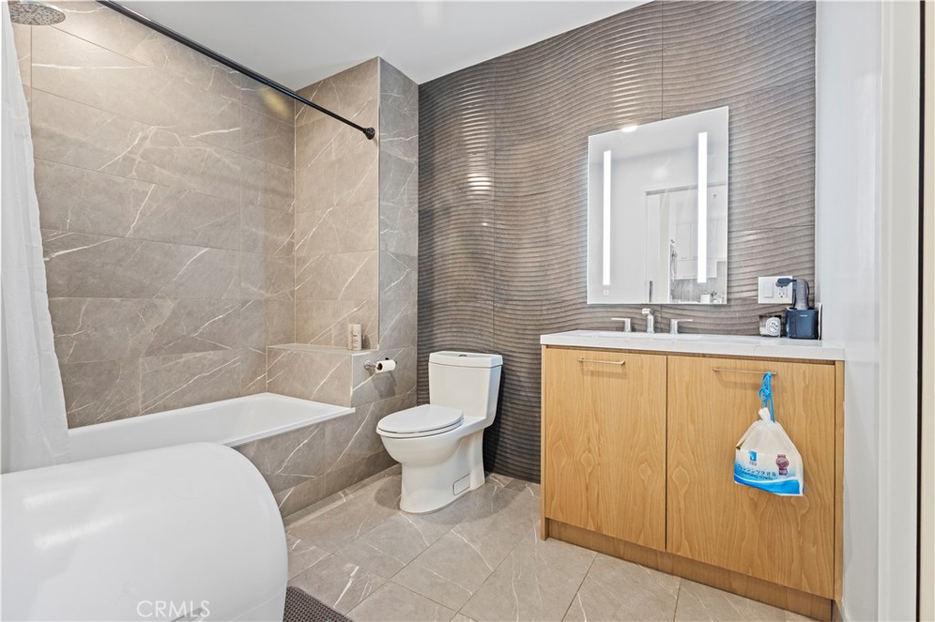 400 S Broadway 928 Property Photo 7