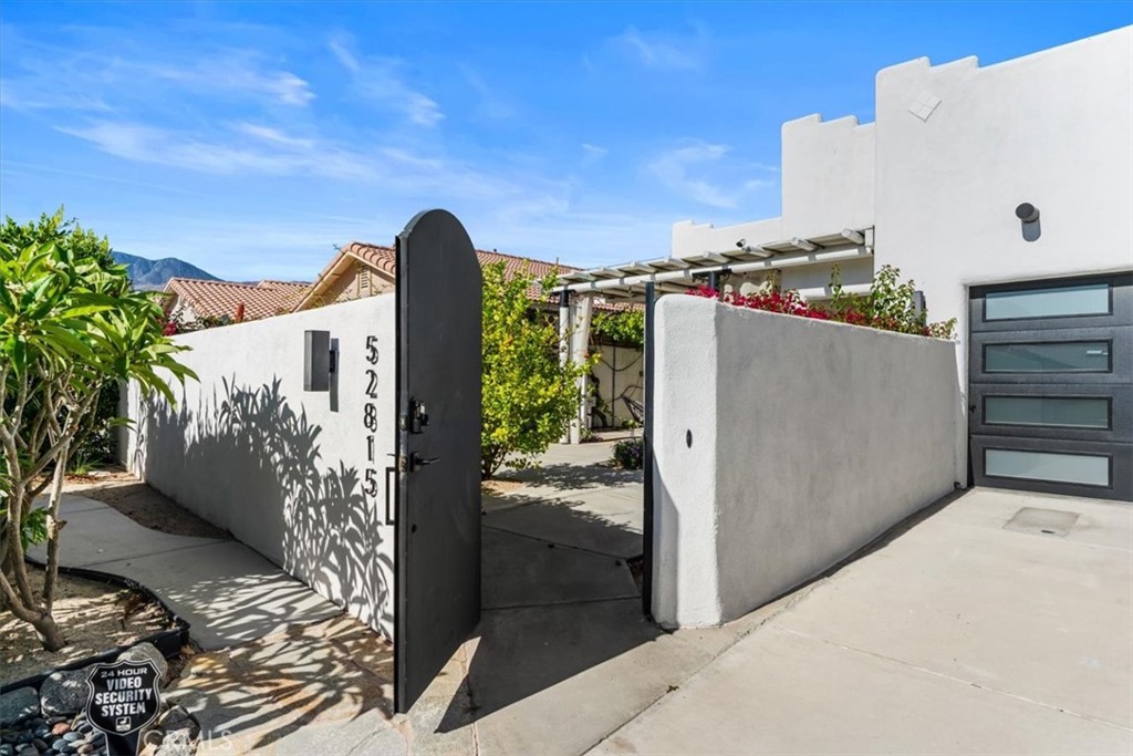 52815 Avenida Alvarado Property Photo 4