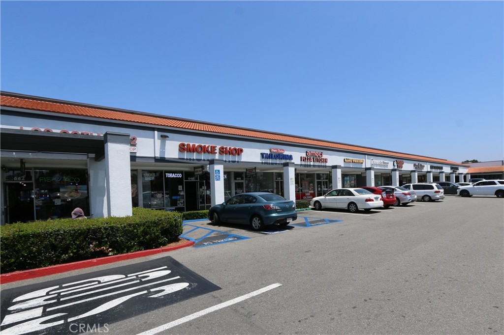 646 E 1 Street Property Photo 4