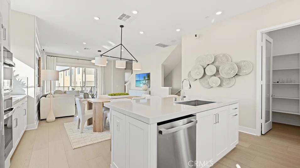 812 Sonia Property Photo 3