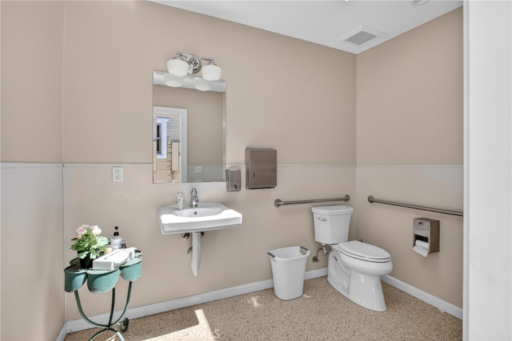 17066 Palmdale Property Photo 35