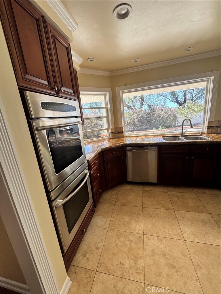 28181 Westfield Property Photo 6