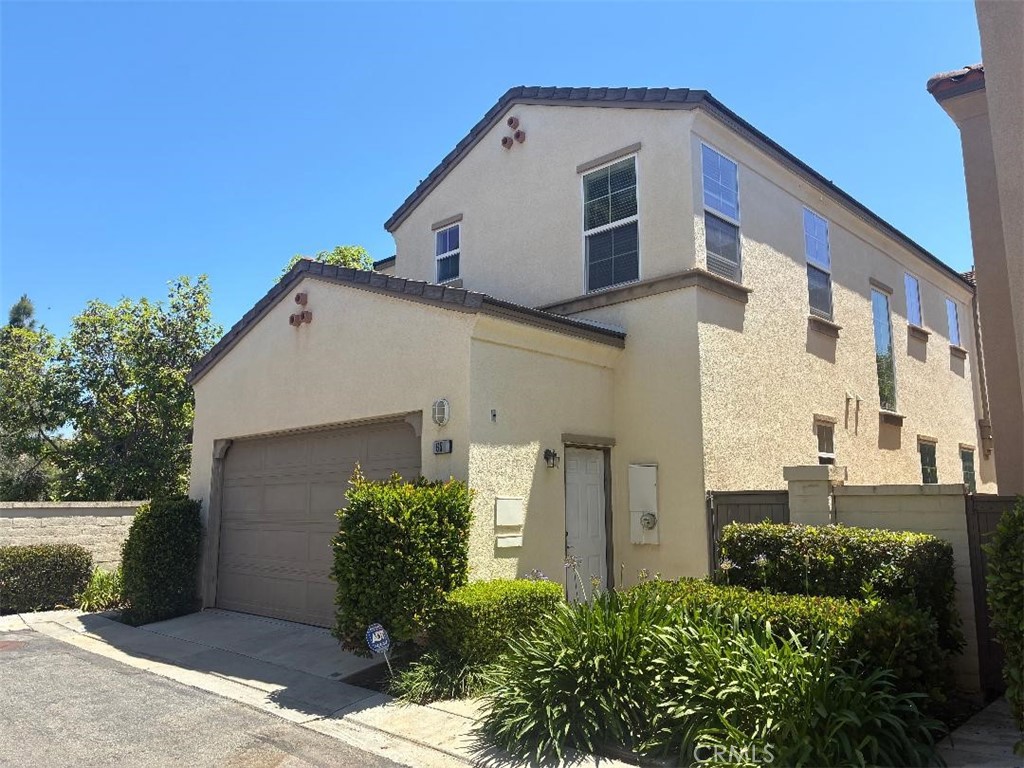 65 Figtree Property Photo 2