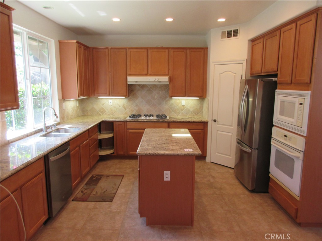 65 Figtree Property Photo 10