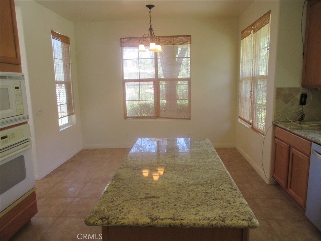 65 Figtree Property Photo 12