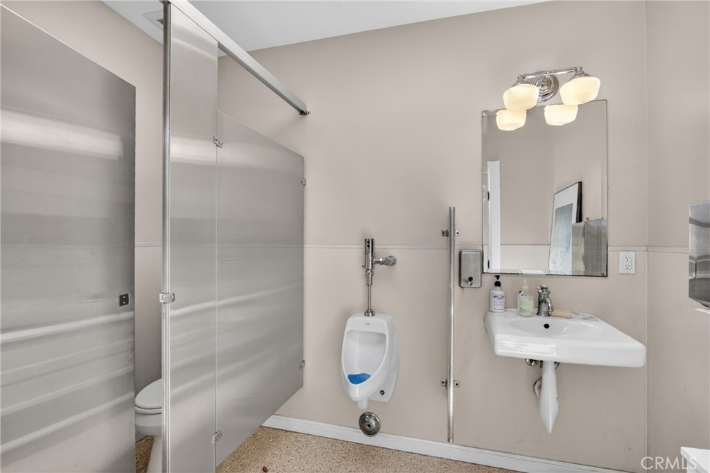 17066 Palmdale Property Photo 40