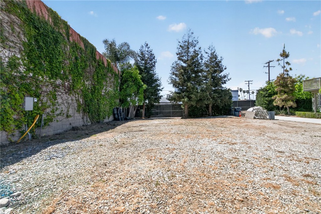17066 Palmdale Property Photo 45