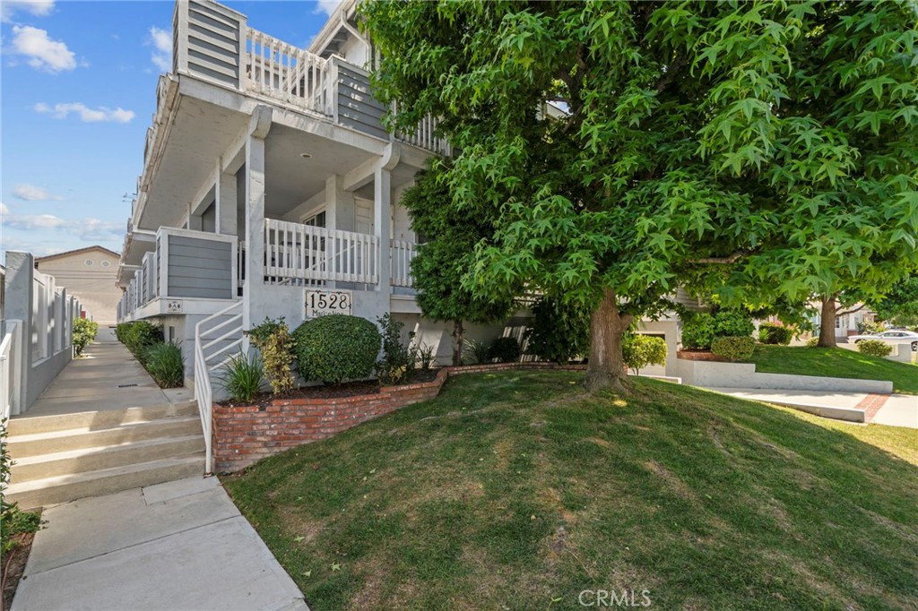 1528 Marcelina Avenue B Property Photo 2