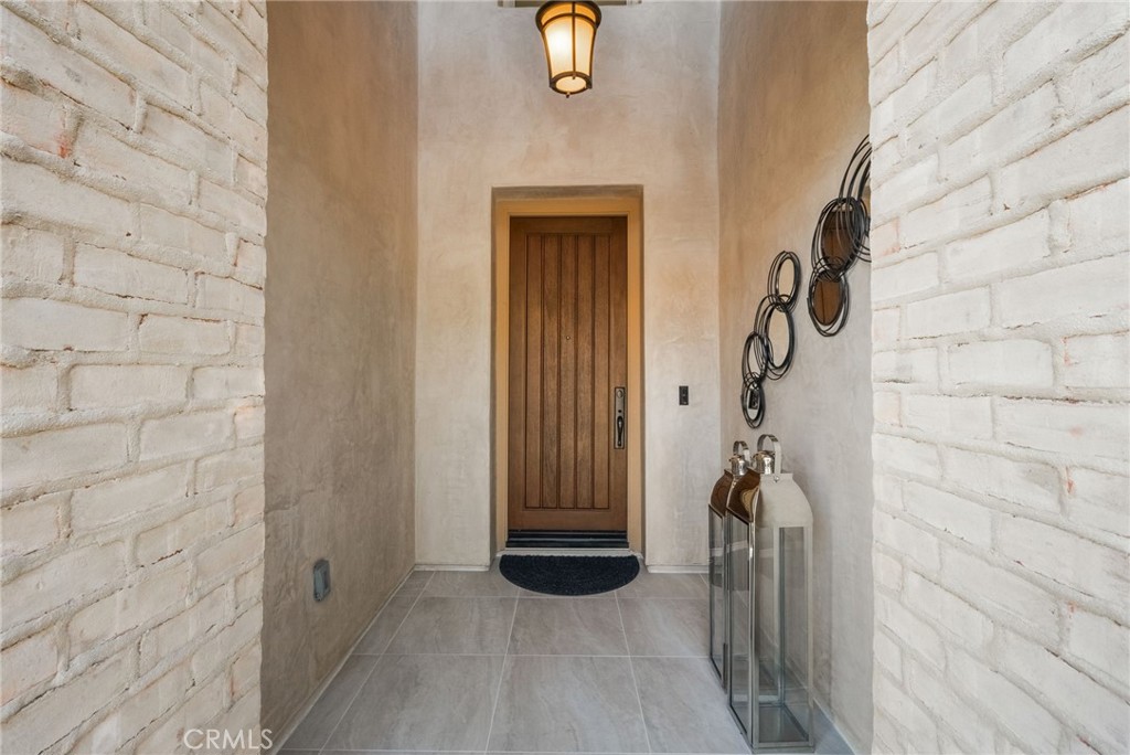 1132 Summit Oak Property Photo 6