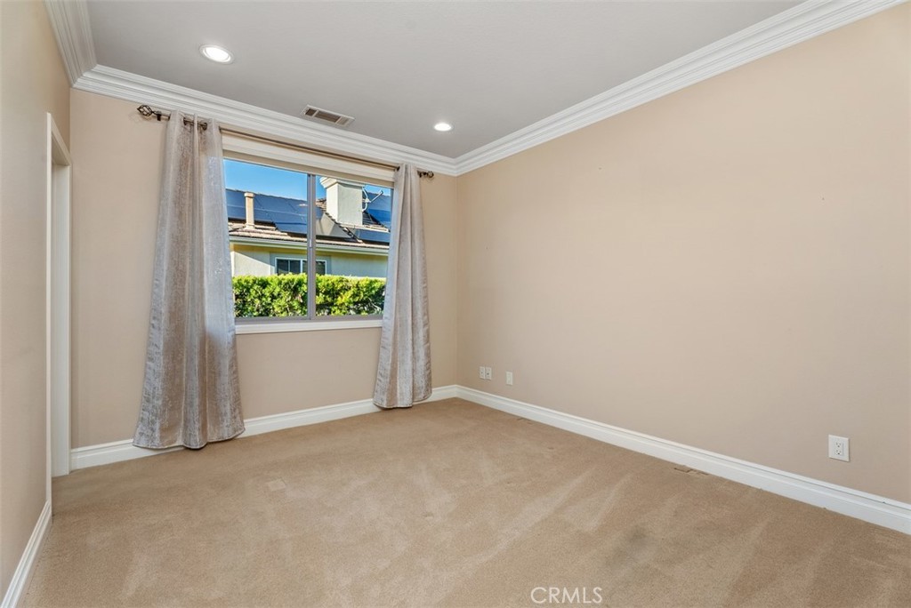 18 Claremont Property Photo 23