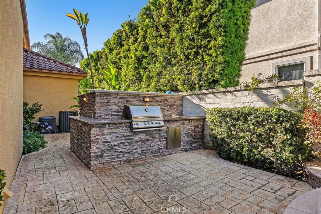 18 Claremont Property Photo 33