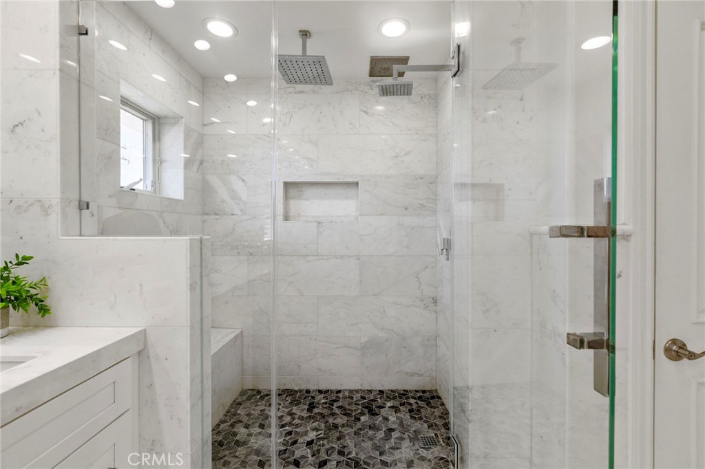 2401 Clay Property Photo 16