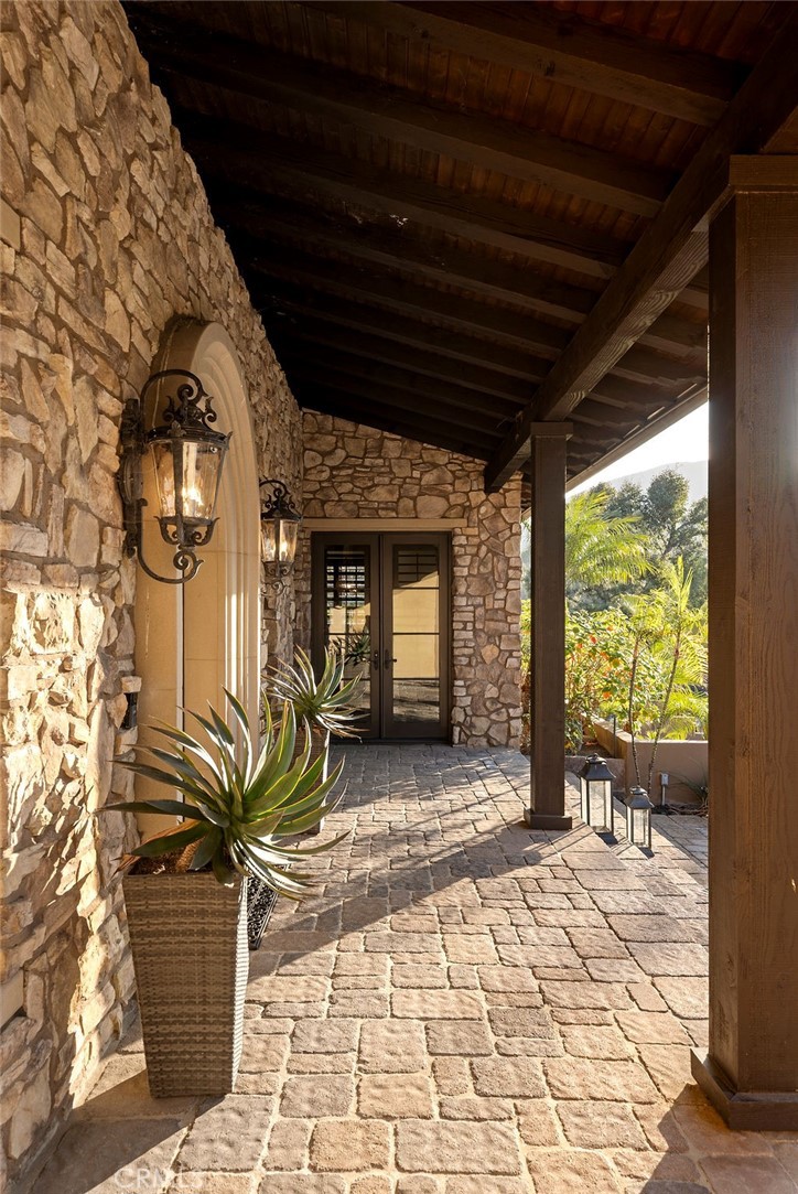 3002 Eminencia Del Sur Property Photo 8