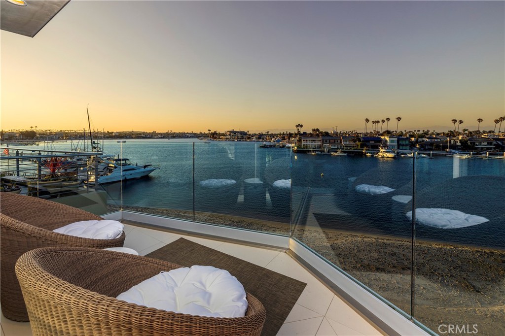 5517 E Ocean Property Photo 4