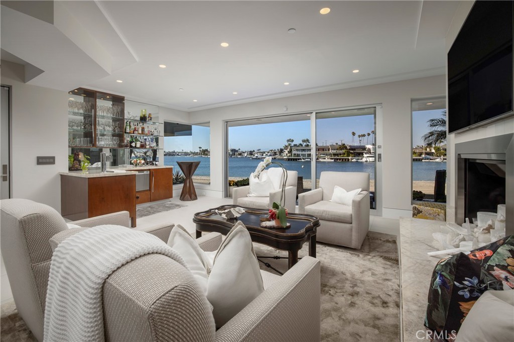 5517 E Ocean Property Photo 7