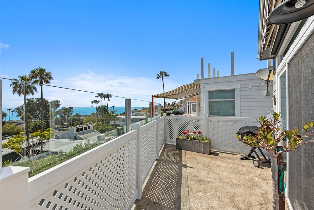 30802 Coast D12 Property Photo 25