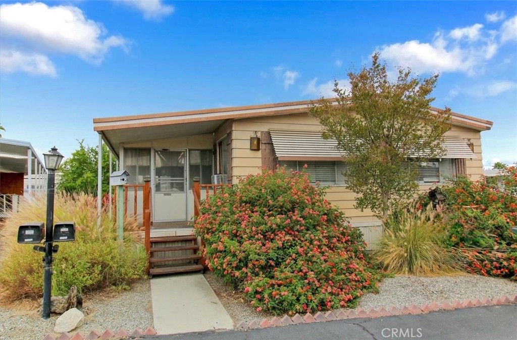 332 N Lyon 76 Property Photo 1