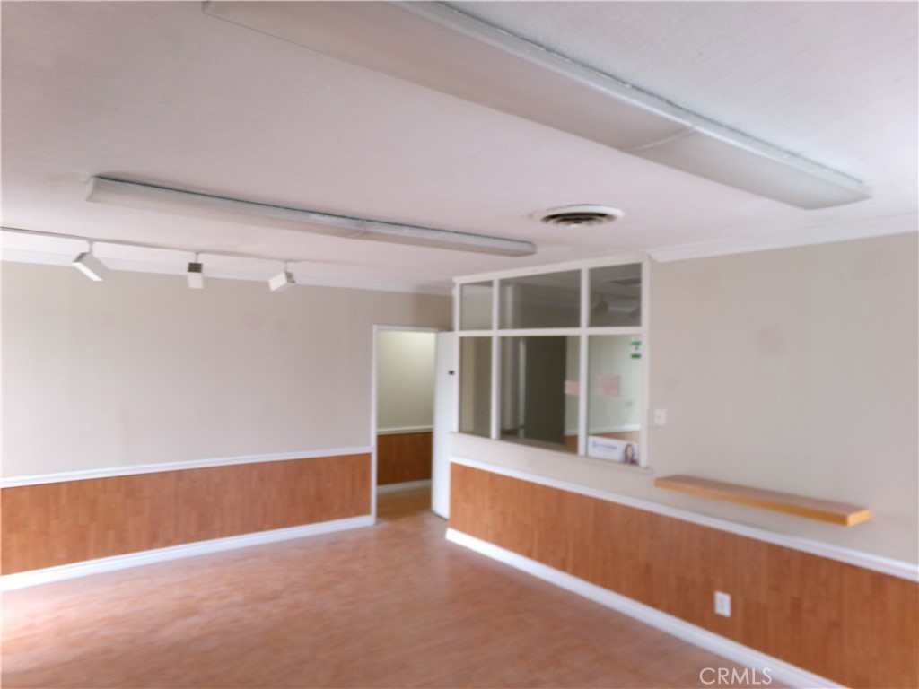 1521 N Broadway Property Photo 1
