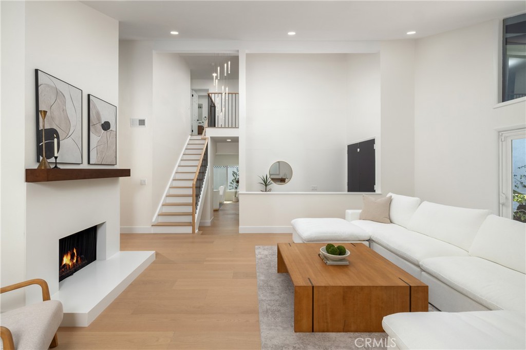 3834 Mistral Property Photo 6