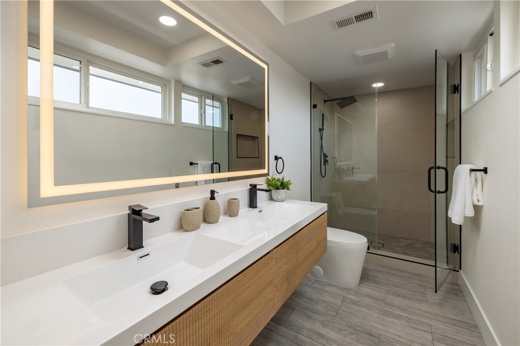 3834 Mistral Property Photo 12
