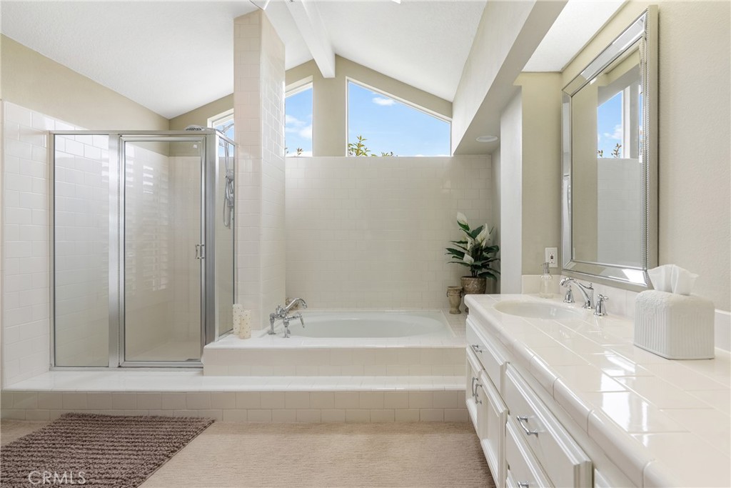 66 Emerald Property Photo 13