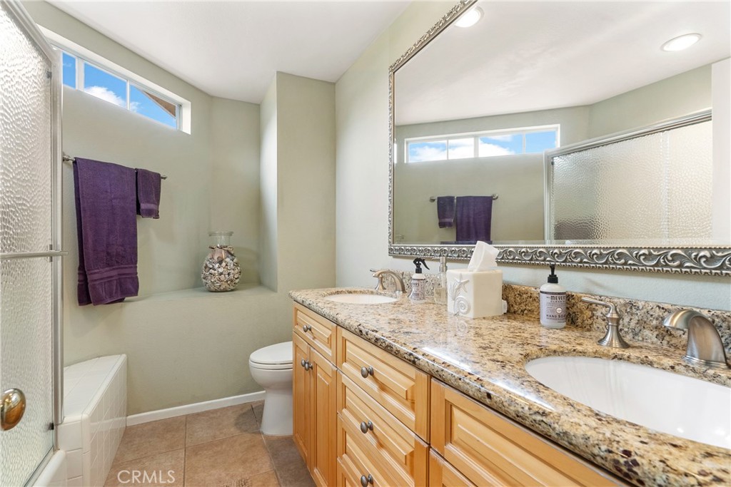 66 Emerald Property Photo 18