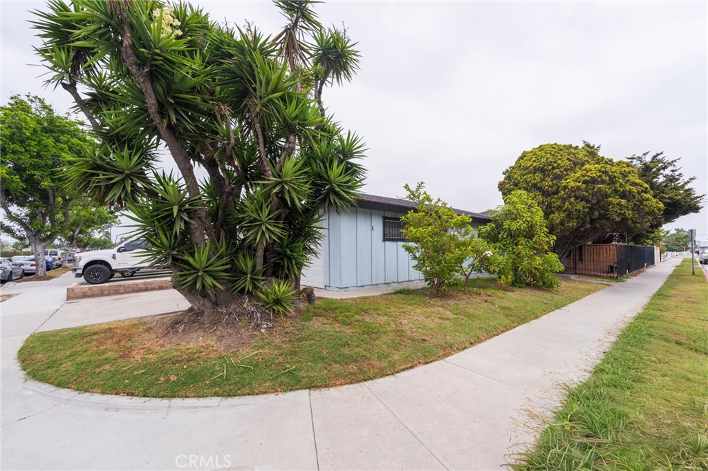 12852 Court Property Photo 1