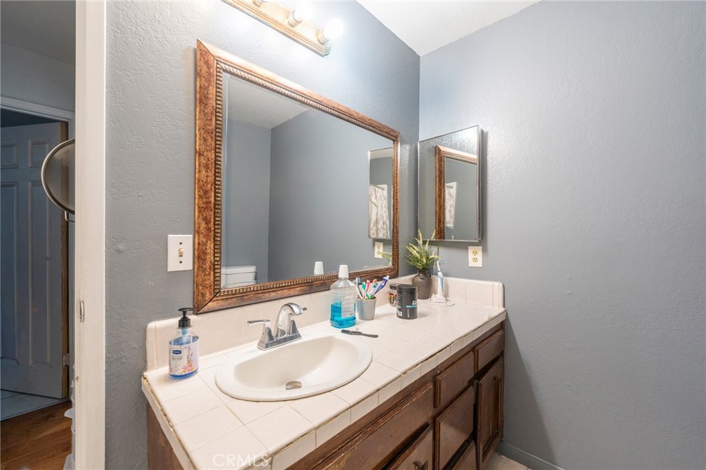 12852 Court Property Photo 5