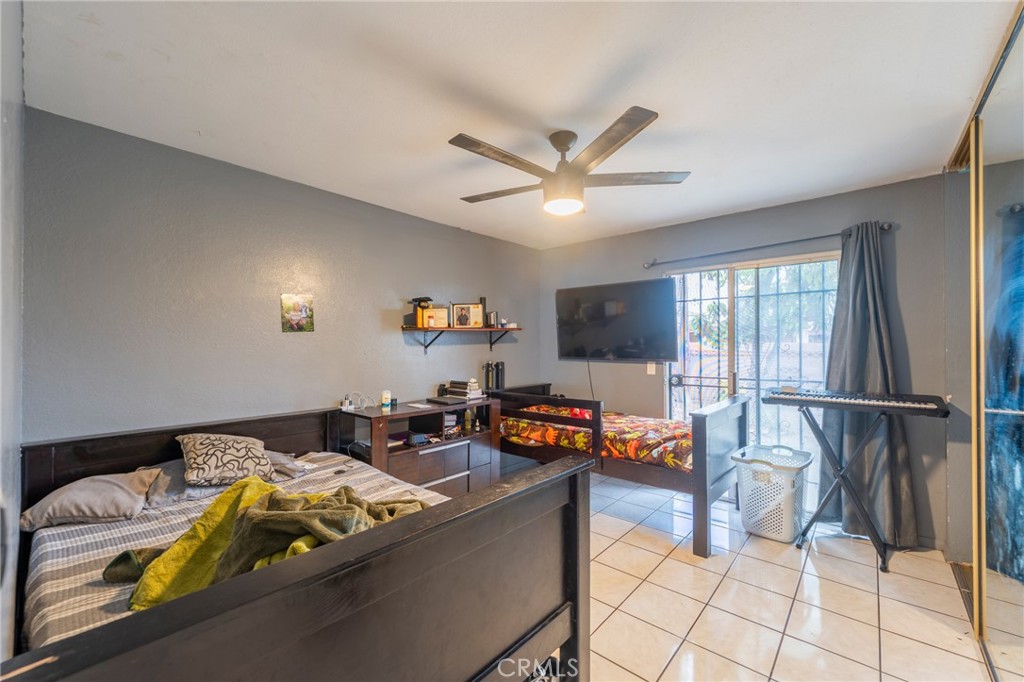 12852 Court Property Photo 7