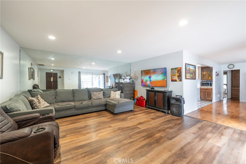 12852 Court Property Photo 19