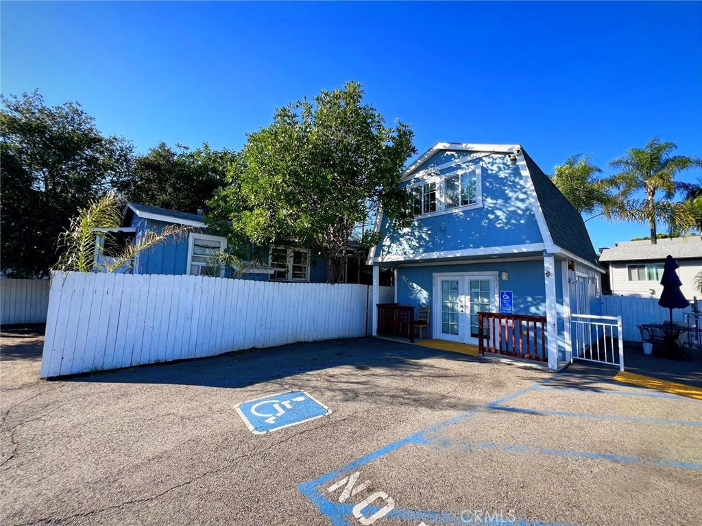 408 N Pico Ave Property Photo 1