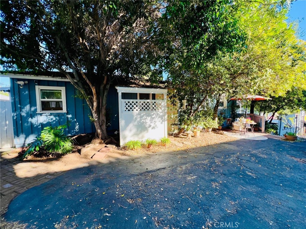 408 N Pico Ave Property Photo 5