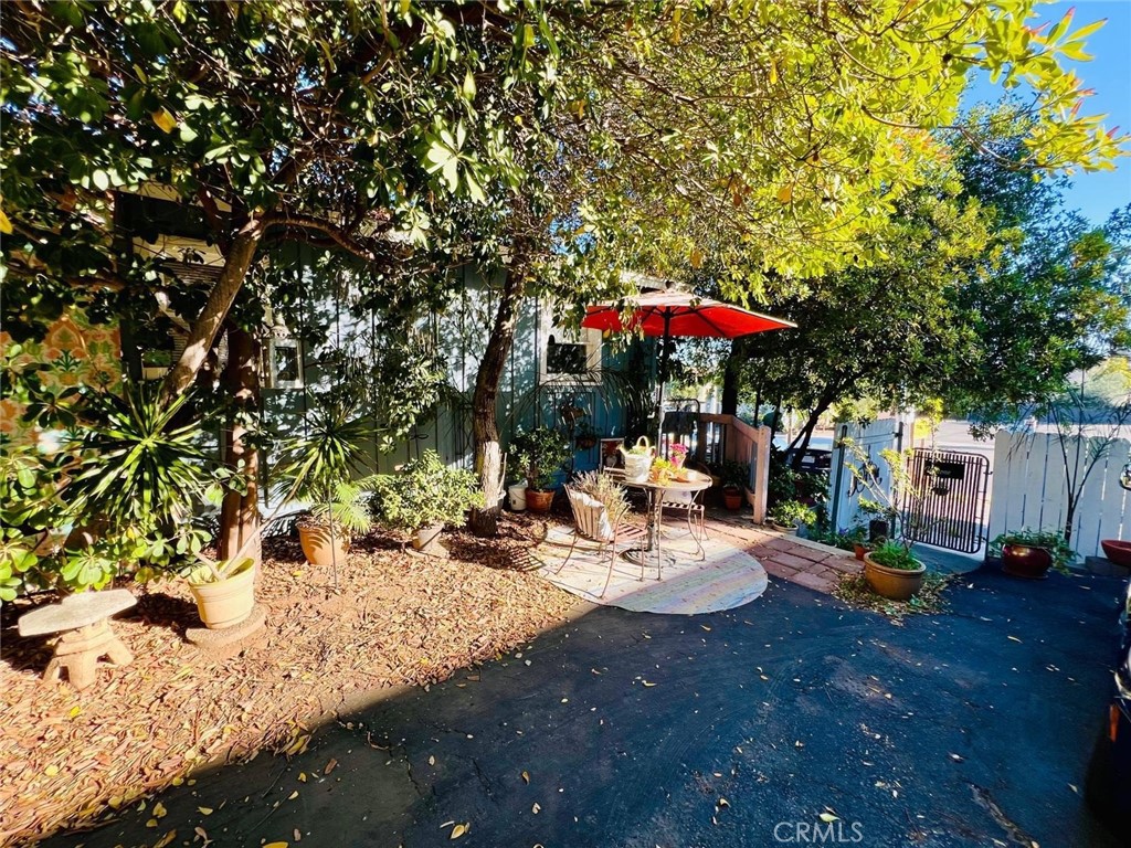 408 N Pico Ave Property Photo 6