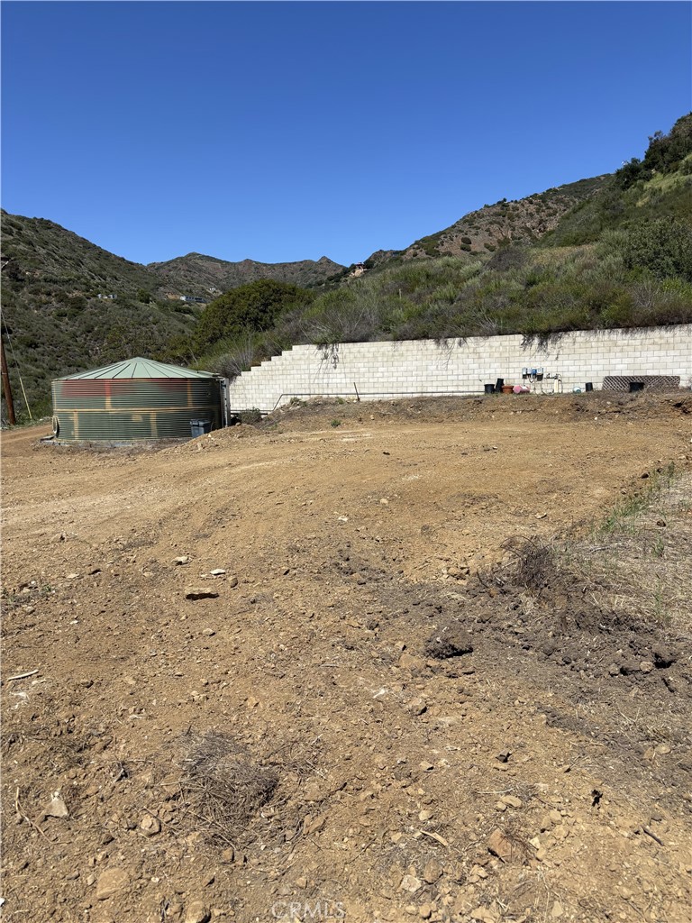 12110 Yellow Hill Property Photo 2