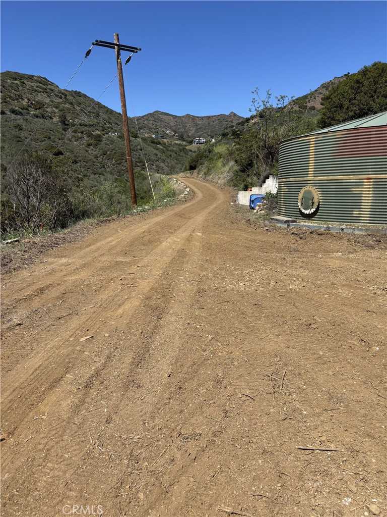 12110 Yellow Hill Property Photo 3