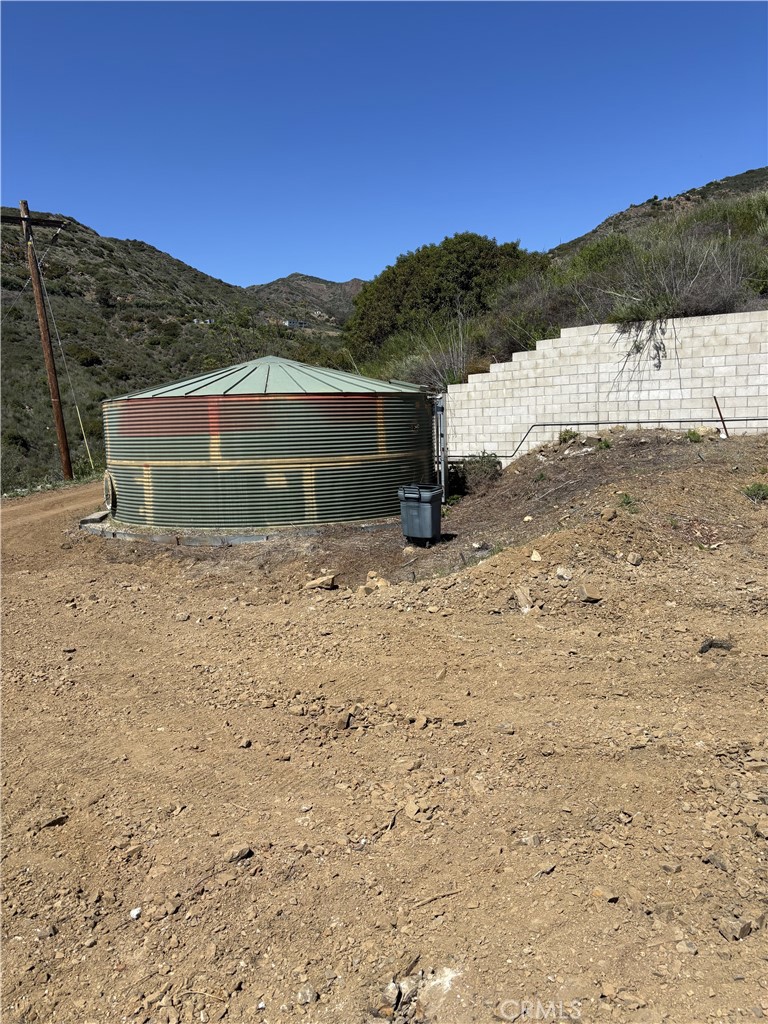 12110 Yellow Hill Property Photo 5