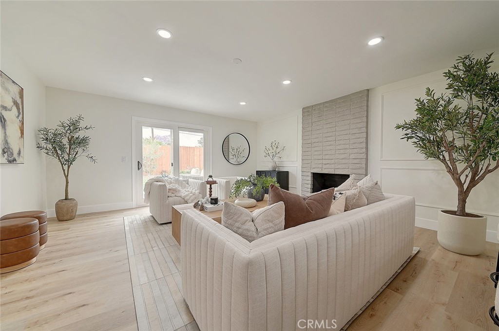 2113 S Forest Property Photo 6